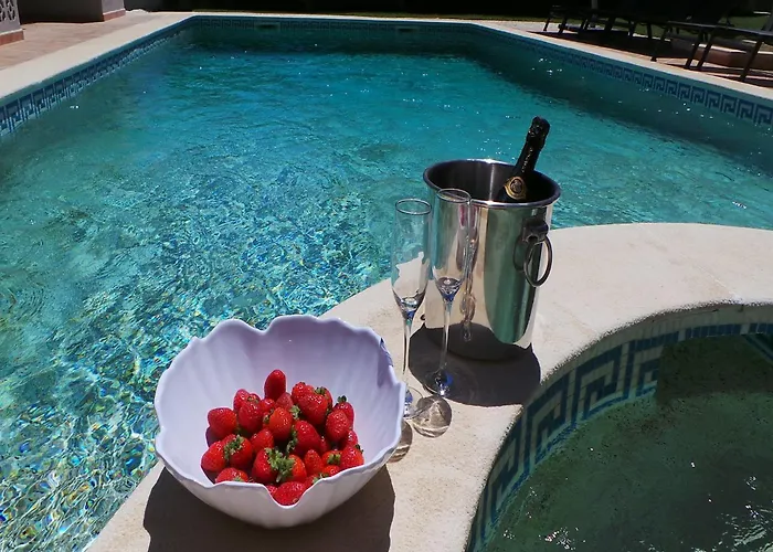 Villa Exceptional With Swimming Pool *