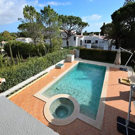 Exceptional With Swimming Pool * Алмансил